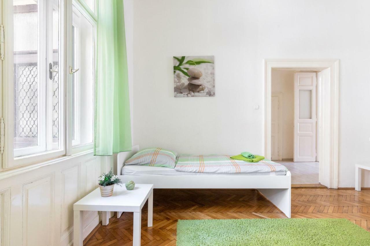 Izabella Home บูดาเปสต์ ภายนอก รูปภาพ